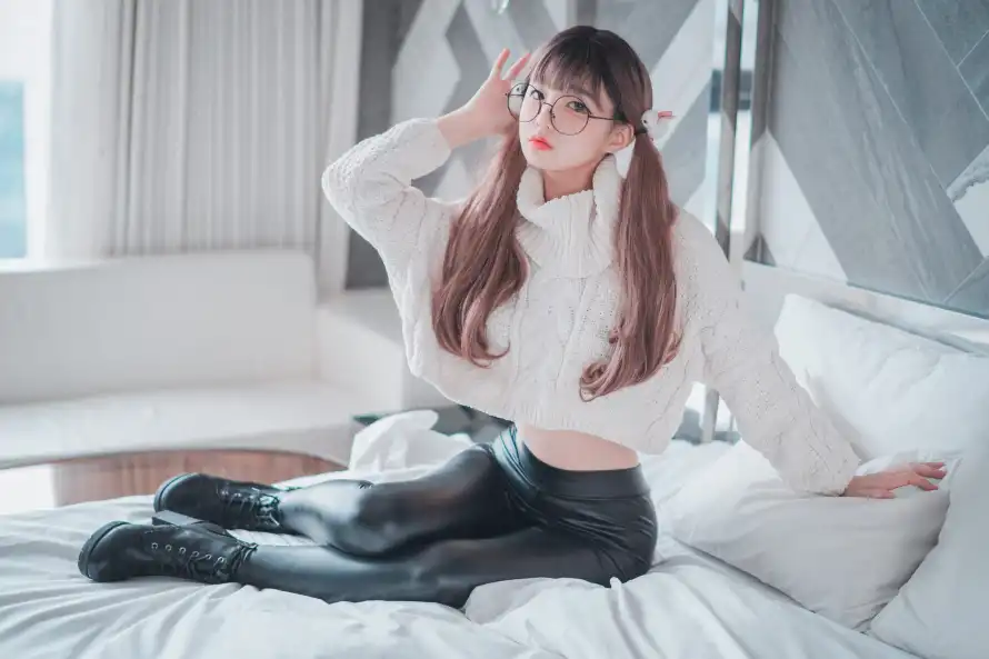 4k卧室壁纸 - 坐姿 - 少女 - 美女「哲风壁纸」