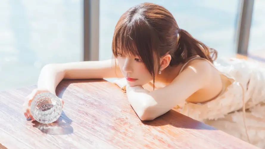4k姿态壁纸 - 窗边 - 美女 - 阳光「哲风壁纸」