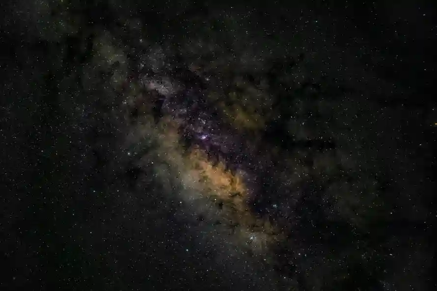 5k宇宙壁纸-银河与星轨-免费下载「哲风壁纸」