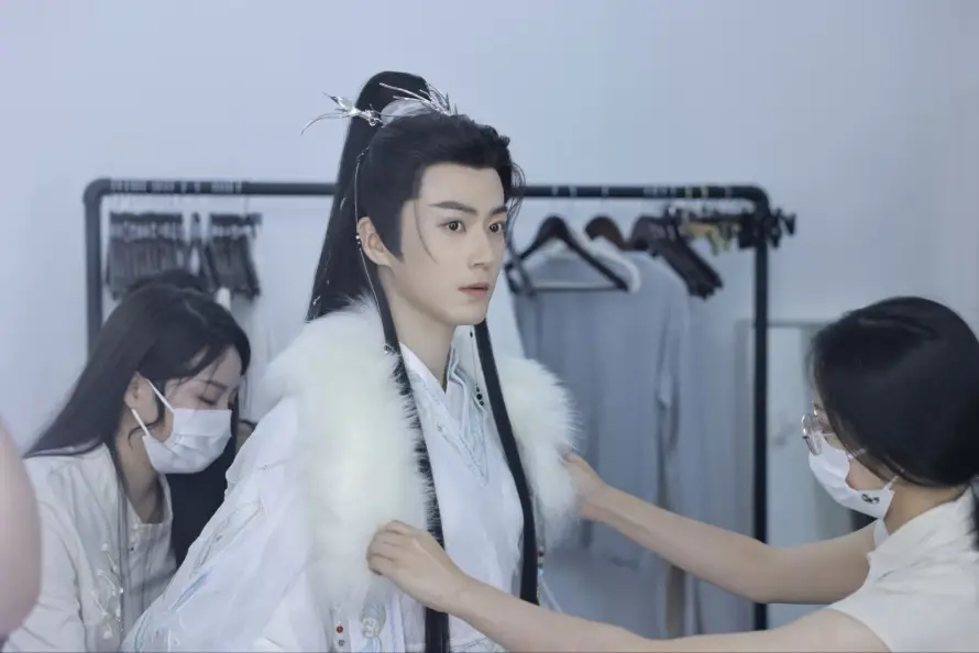 2k人物壁纸-拍摄现场与汉服-免费下载「哲风壁纸」