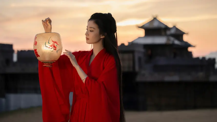 4k美女壁纸-王楚然和古风灯笼-红衣古装「哲风壁纸」