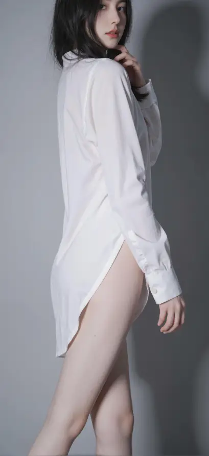 4k侧影壁纸 - 简约 - 美女 - 长腿「哲风壁纸」