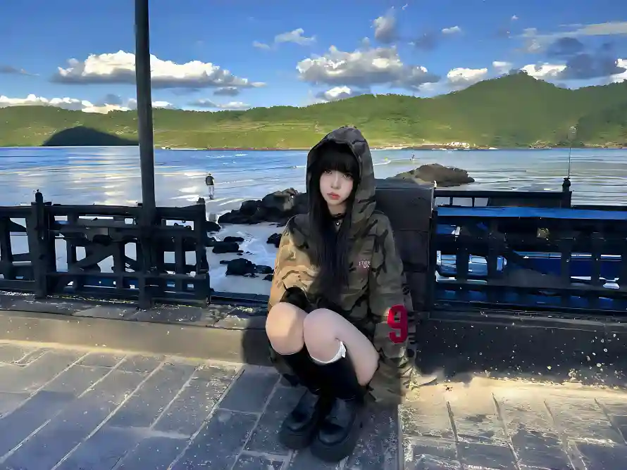 4k少女壁纸-蓝天白云 - 湖泊-壁纸分享「哲风壁纸」
