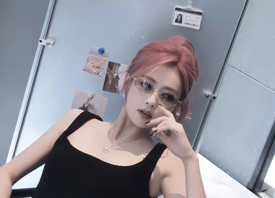 4k时尚壁纸 - 白鹿 - 眼镜 - 美女「哲风壁纸」