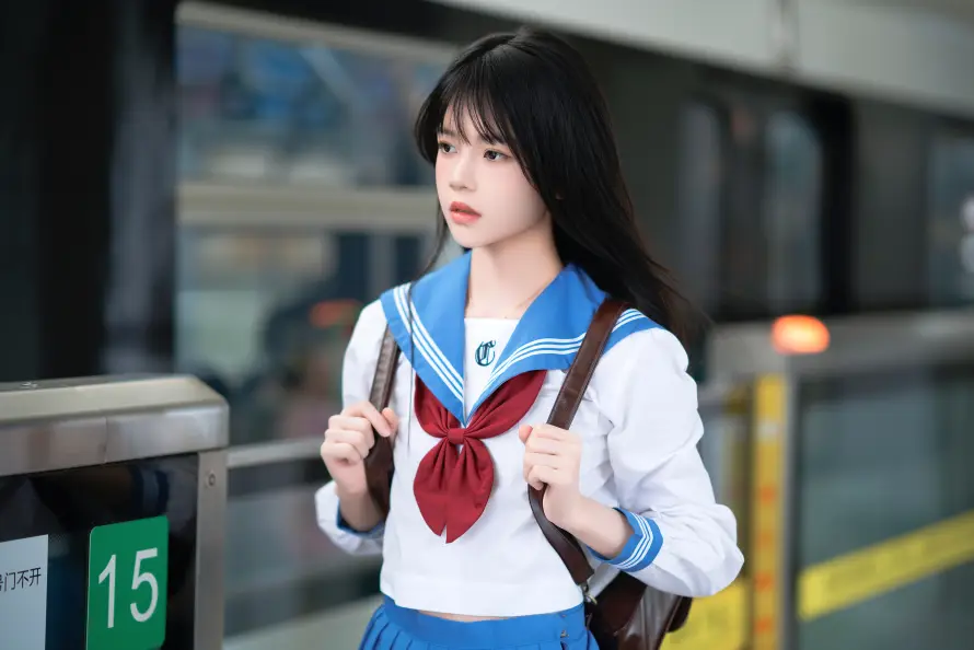8k写真壁纸-地铁站壁纸和美女-jk制服壁纸推荐「哲风壁纸」