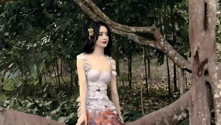 3k绿植壁纸-赵丽颖和花朵-热门的壁纸「哲风壁纸」