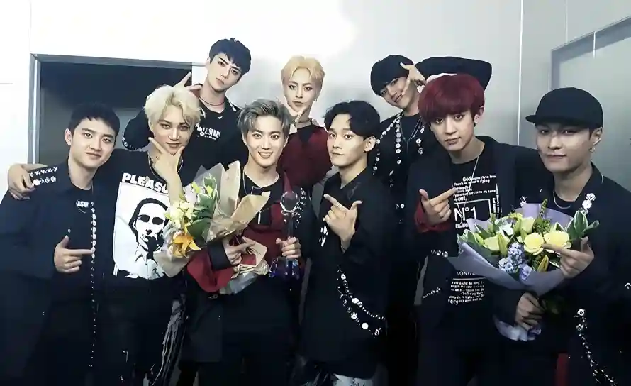 4k合照壁纸 - 男团 - 花束 - EXO「哲风壁纸」