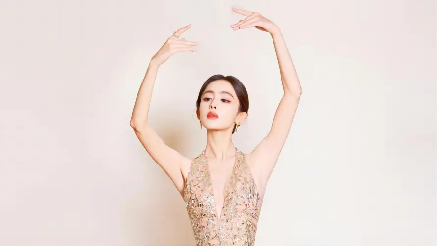 4k优雅壁纸 - 姿势 - 礼服 - 闪亮「哲风壁纸」