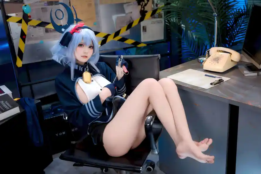 4k制服壁纸 - 美女 - 蓝发 - 赤脚「哲风壁纸」