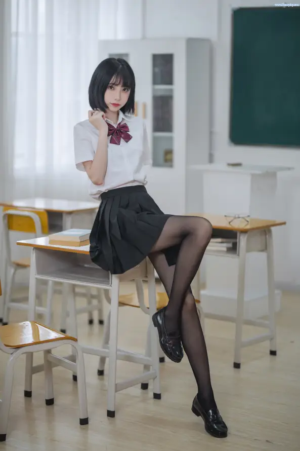 4kjk壁纸 - 制服 - 教室 - 校服「哲风壁纸」