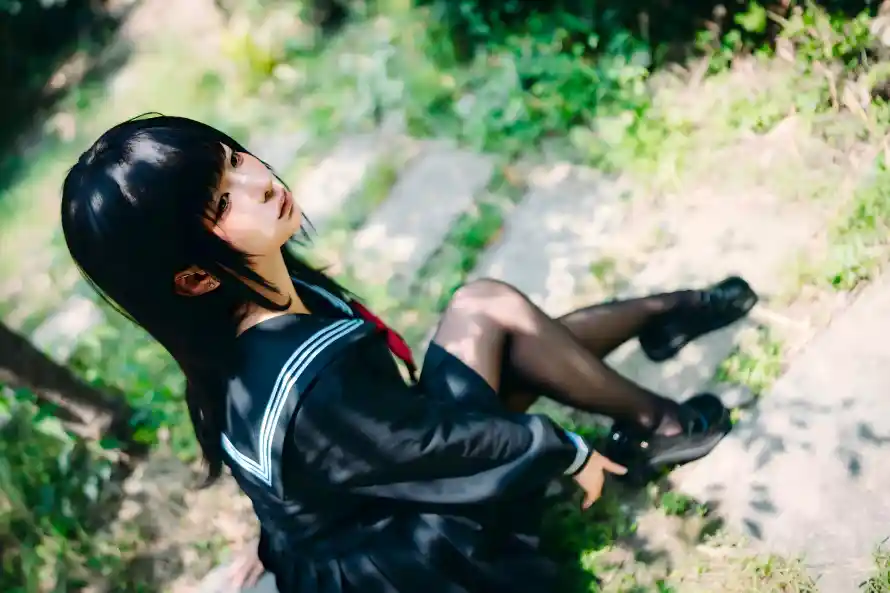 4k写真壁纸 - 户外 - 美女 - 草地「哲风壁纸」