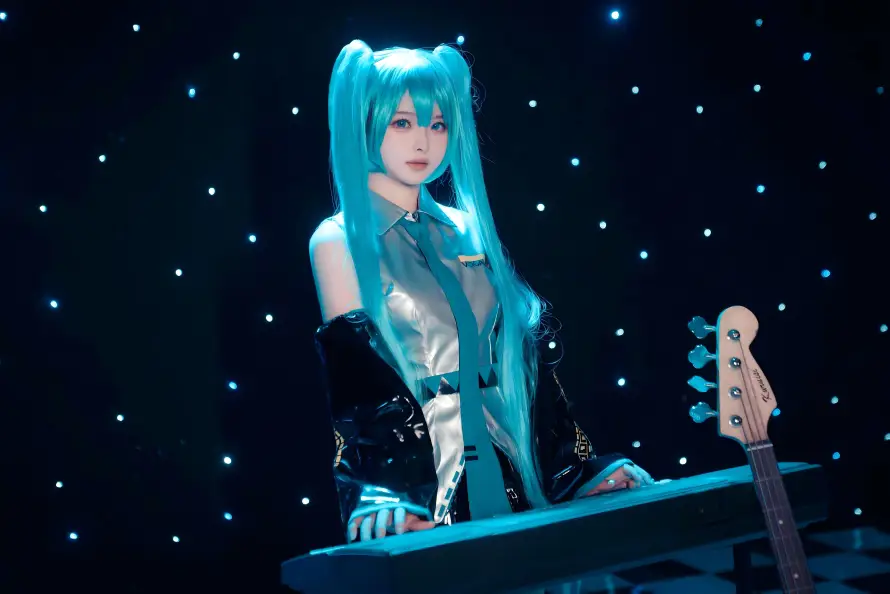 11k蓝发壁纸-cos与贝斯-初音未来壁纸分享「哲风壁纸」