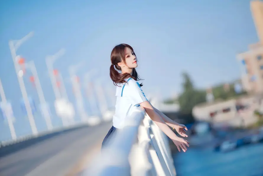 8k户外壁纸-白衣美女和美女-壁纸推荐「哲风壁纸」