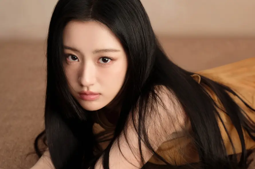 4k室内壁纸 - 气质 - 美女 - 长发「哲风壁纸」