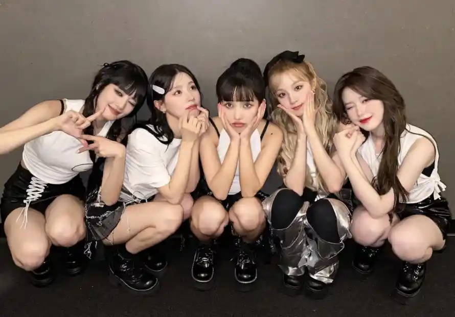 4k甜妹壁纸 - 美女 - idle - 可爱姿势「哲风壁纸」