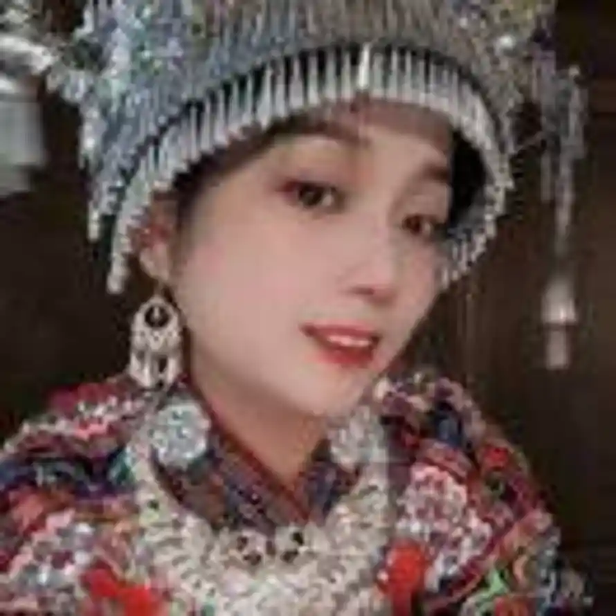 深红的头像