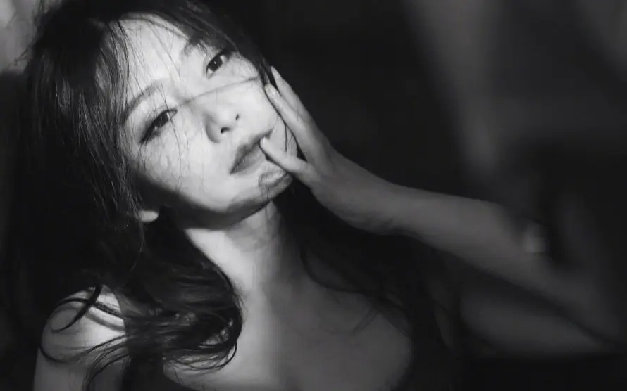 4k人像壁纸 - 光影 - 哭泣 - 女神「哲风壁纸」