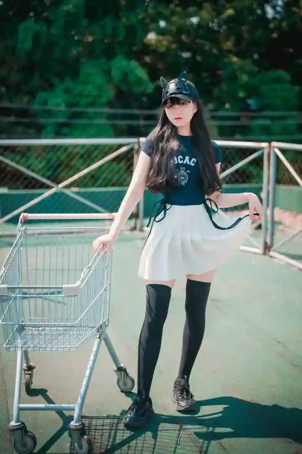 4k女生壁纸 - 帽子 - 户外 - 购物车「哲风壁纸」