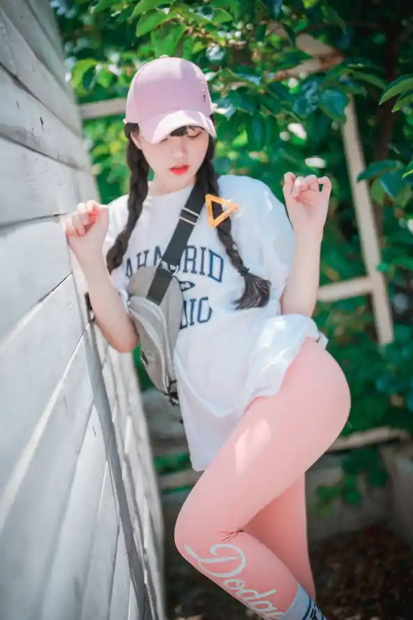 4k写真壁纸 - 户外 - 绿植 - 背包「哲风壁纸」