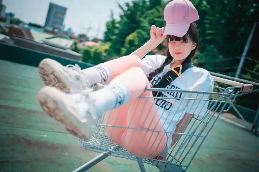 4k休闲壁纸 - 夏日 - 少女 - 建筑「哲风壁纸」 4k休闲壁纸 - 夏日 - 少女 - 建筑「哲风壁纸」