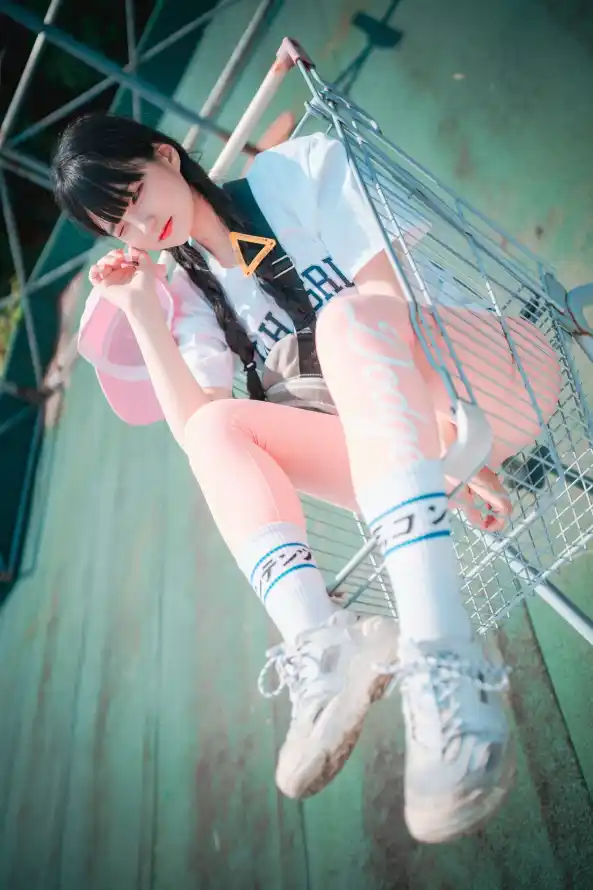 4k写真壁纸 - 女孩 - 户外 - 活力「哲风壁纸」