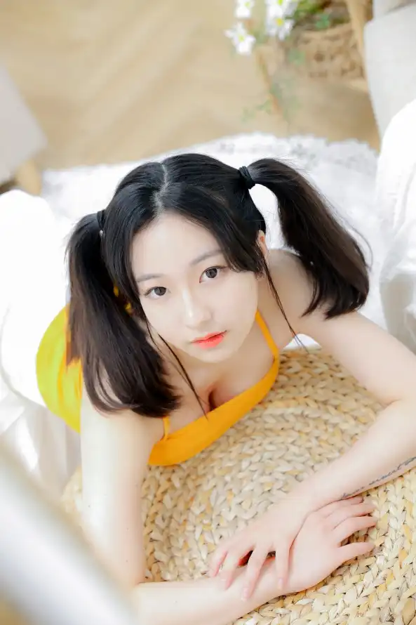 4k可爱壁纸 - 室内 - 少女 - 居家「哲风壁纸」