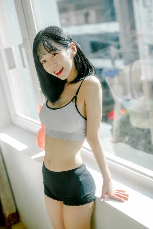 4k休闲壁纸 - 室内 - 家居 - 少女「哲风壁纸」