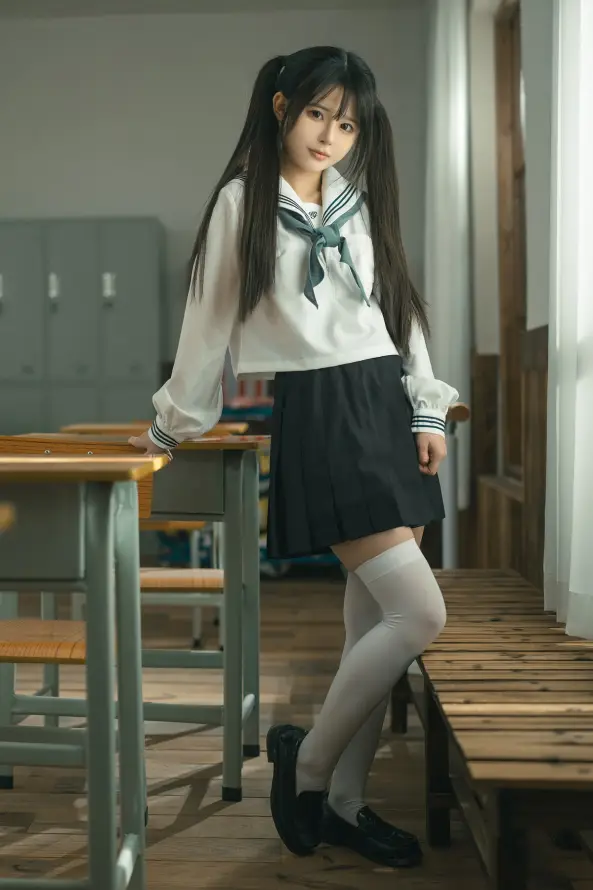 4k学生壁纸 - 少女 - 教室 - 白袜「哲风壁纸」