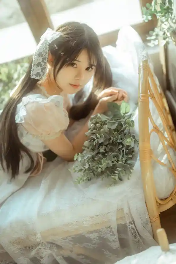 4k优雅壁纸 - 室内 - 少女 - 森系「哲风壁纸」