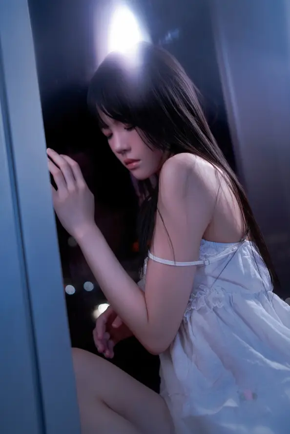 4k夜晚壁纸 - 夜景 - 女性 - 室内「哲风壁纸」