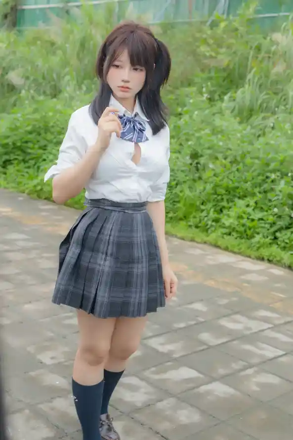 4k女生壁纸 - 户外 - 校服 - 白色「哲风壁纸」