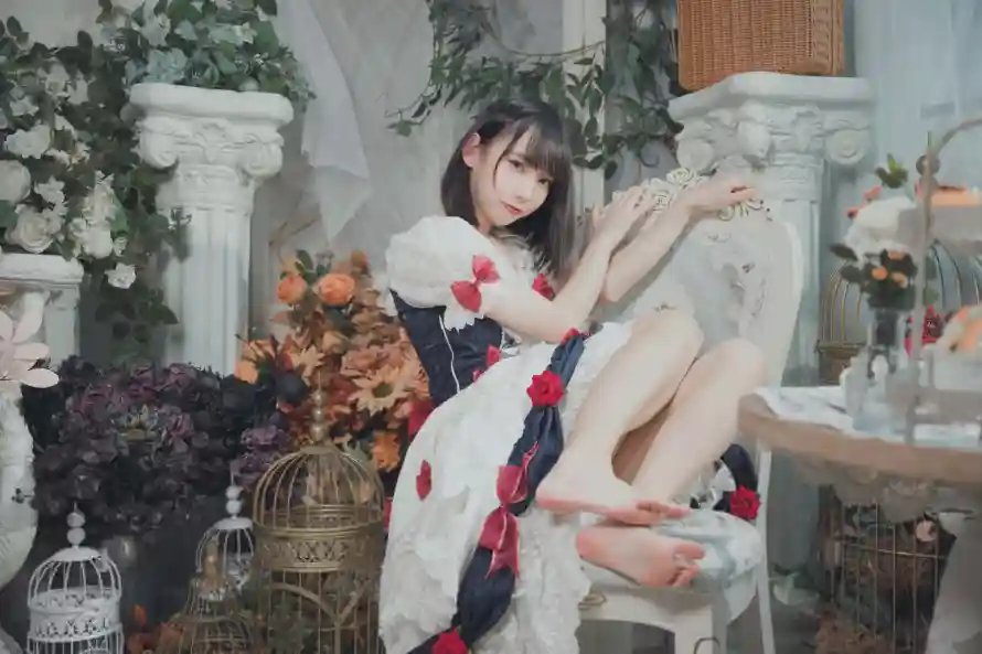4k女孩壁纸 - 花卉 - 裙子 - 鸟笼「哲风壁纸」