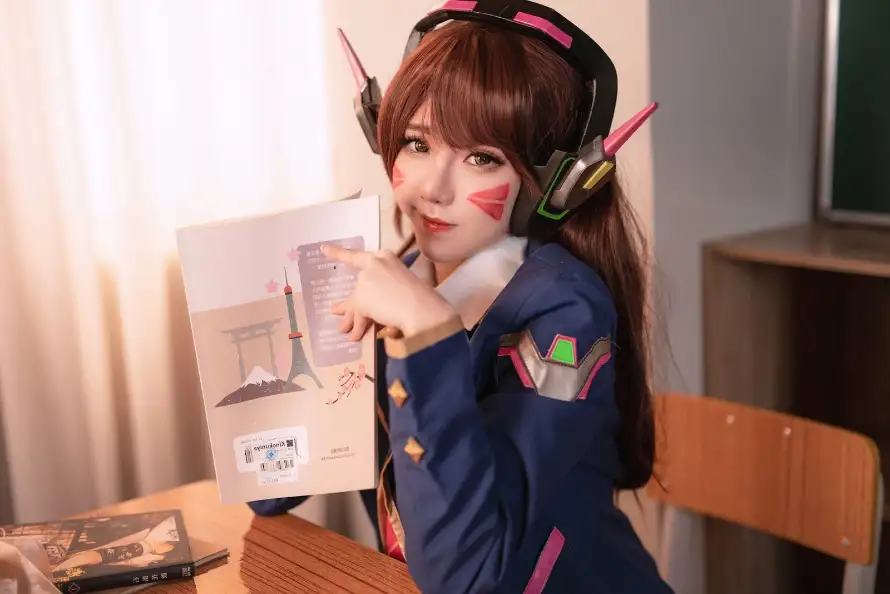 4k书本壁纸 - 制服 - 室内 - 少女「哲风壁纸」