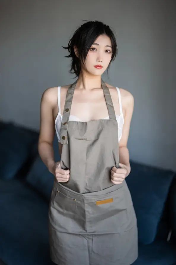 4k休闲壁纸 - 围裙 - 女性 - 室内「哲风壁纸」