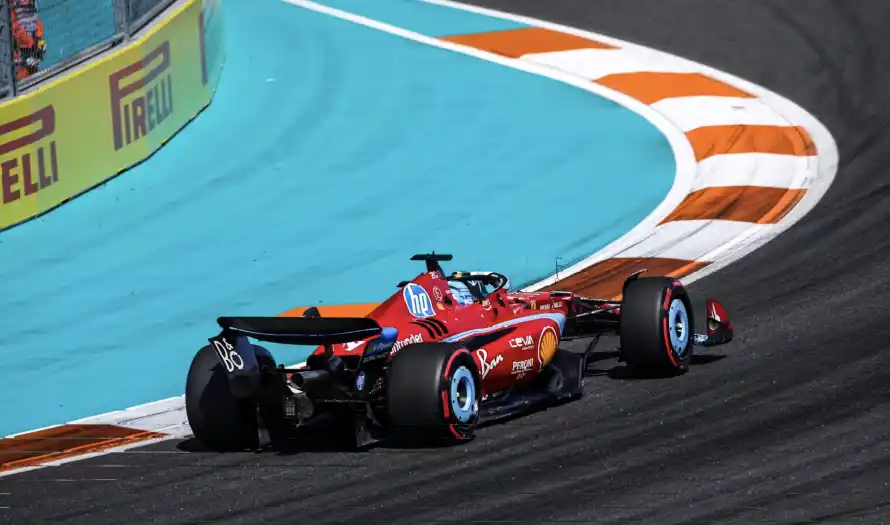2k弯道壁纸-F1赛车壁纸和竞速-红色赛车壁纸分享「哲风壁纸」