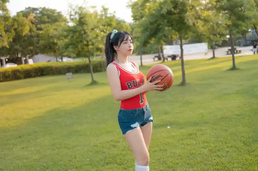 2k少女壁纸-运动装和户外-篮球女孩壁纸推荐「哲风壁纸」