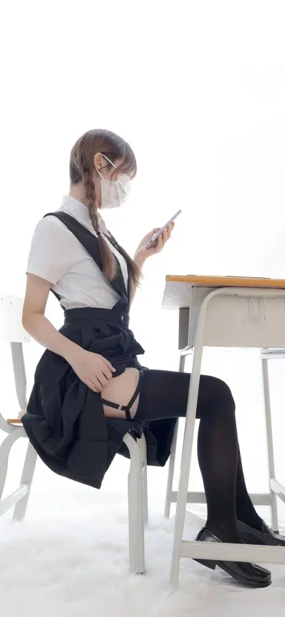 4k口罩壁纸 - 手机 - 教室 - 美女「哲风壁纸」