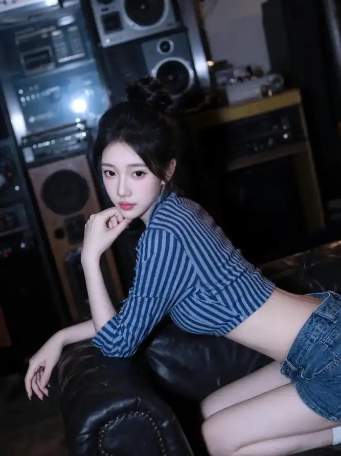 4k壁纸壁纸 - 手机 - 红唇 - 美女「哲风壁纸」