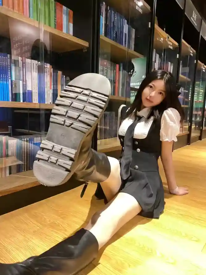 4k书店壁纸 - 书架 - 少女 - 御姐「哲风壁纸」