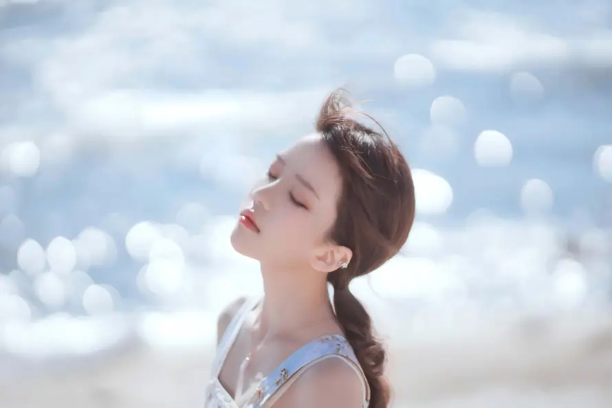 4k光斑壁纸 - 吊带 - 女生 - 晴天「哲风壁纸」