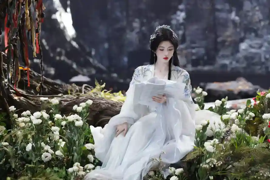 2k中式壁纸-女明星 - 白色花-露芜衣壁纸分享「哲风壁纸」