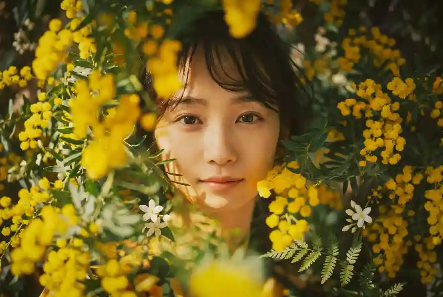 4k人像壁纸 - 花 - 女生 - 暖调「哲风壁纸」