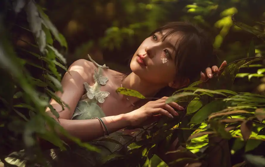 4k光影壁纸 - 暗 - 少女 - 手链「哲风壁纸」