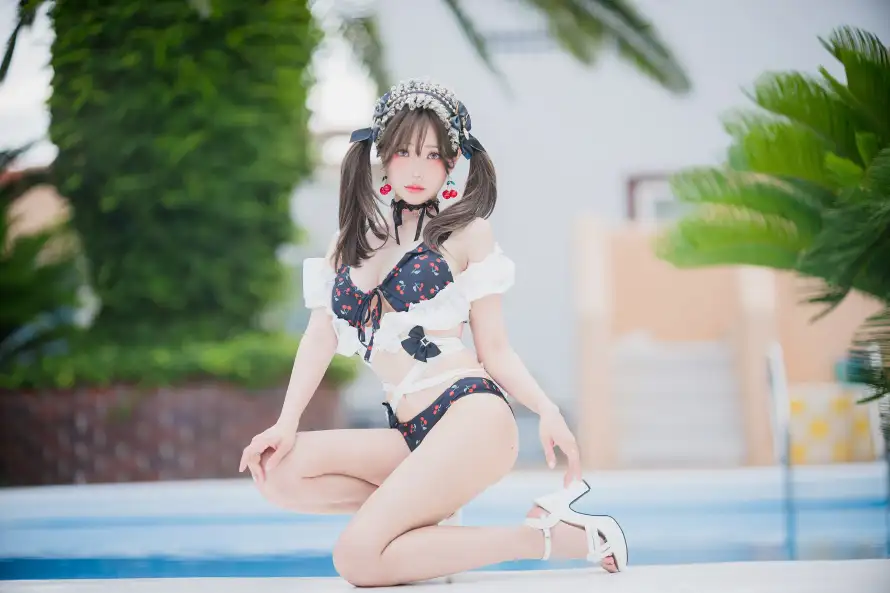 4k少女壁纸 - 户外 - 泳池 - 泳衣「哲风壁纸」