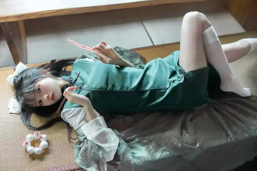 4k国风壁纸 - 室内 - 旗袍 - 甜点「哲风壁纸」 4k国风壁纸 - 室内 - 旗袍 - 甜点「哲风壁纸」