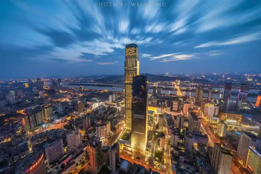 2k俯瞰壁纸-天际线和傍晚-国金中心热门的壁纸「哲风壁纸」