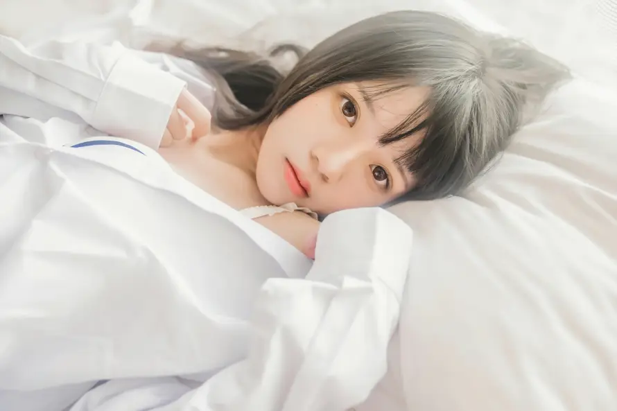 4k写真壁纸 - 卧床 - 女生 - 少女「哲风壁纸」