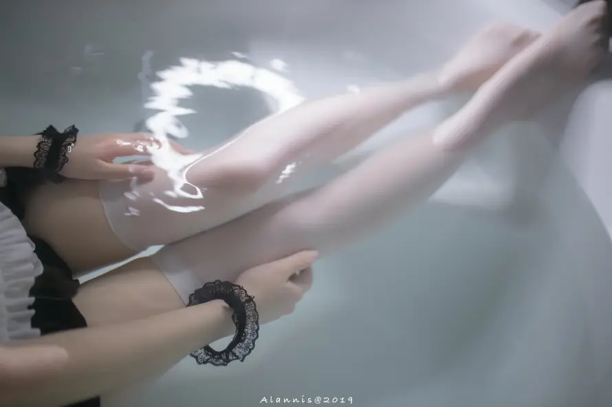 7k女性壁纸-女仆装壁纸和浴缸-黑色花边壁纸分享「哲风壁纸」