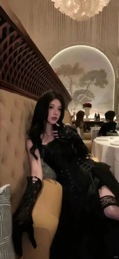 4k宫殿壁纸 - 美女 - 长发 - 蕾丝袜「哲风壁纸」
