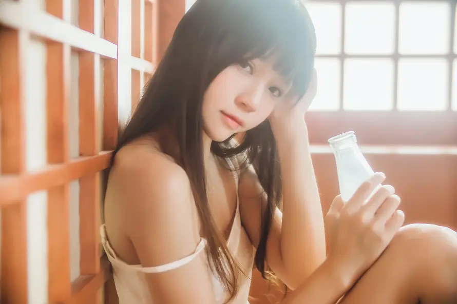 4k写真壁纸 - 吊带 - 室内 - 少女「哲风壁纸」